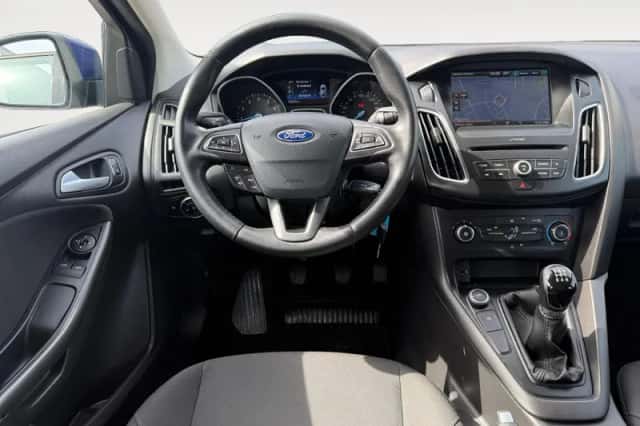 Ford Focus (2016) thumbnail 22