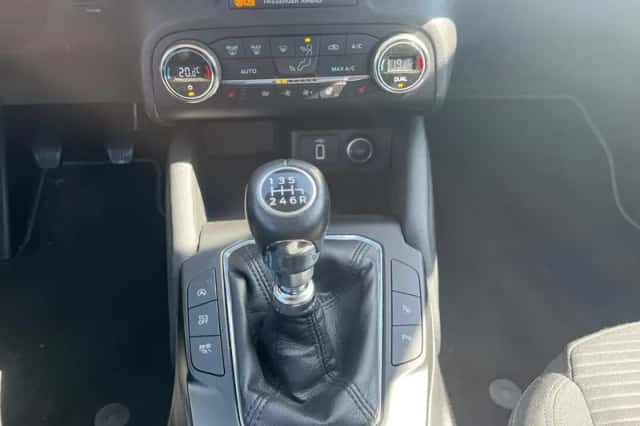 Ford Focus (2018) thumbnail 23