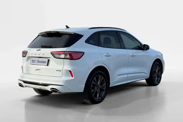 Ford Kuga (2023) thumbnail 2