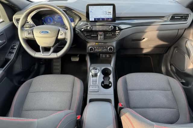 Ford Kuga (2023) thumbnail 23