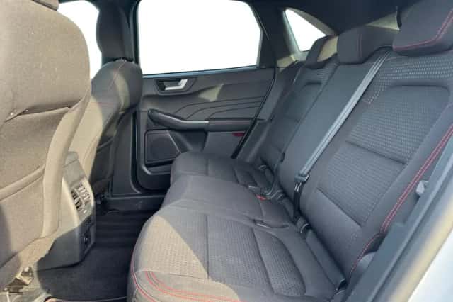 Ford Kuga (2023) thumbnail 6