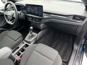 Ford Focus (2024) thumbnail 3