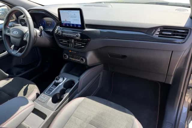 Ford Kuga (2024) thumbnail 3