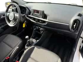 Kia Picanto (2021) thumbnail 3