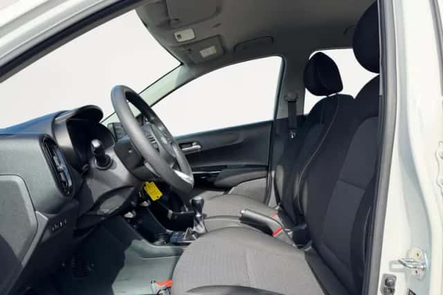 Kia Picanto (2021) thumbnail 5