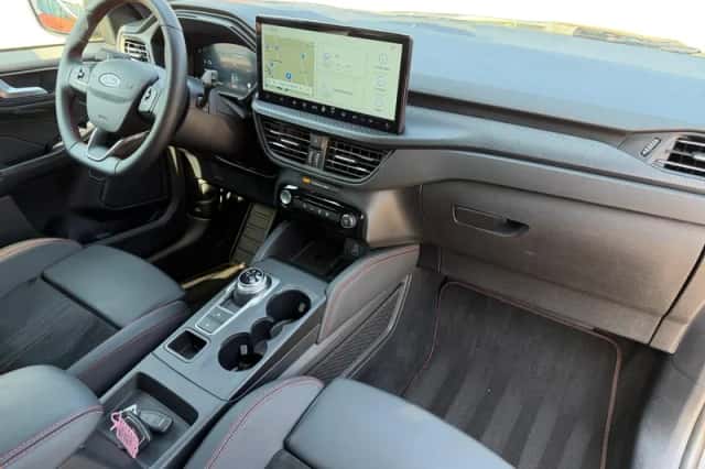 Ford Kuga (2025) thumbnail 3