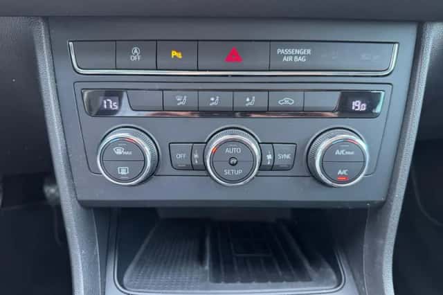 SEAT Leon (2020) thumbnail 11