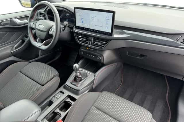 Ford Focus (2024) thumbnail 3