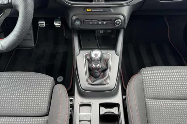 Ford Focus (2024) thumbnail 8