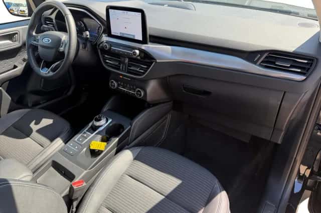 Ford Kuga (2020) thumbnail 3