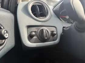 Ford Fiesta (2010) thumbnail 16