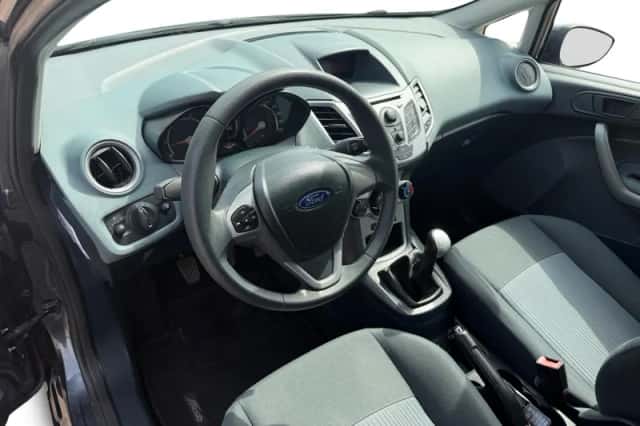 Ford Fiesta (2010) thumbnail 17