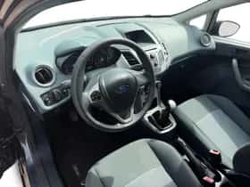 Ford Fiesta (2010) thumbnail 17