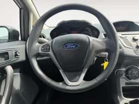 Ford Fiesta (2010) thumbnail 18