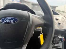 Ford Fiesta (2010) thumbnail 20