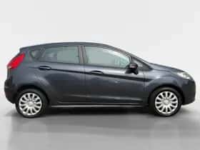 Ford Fiesta (2010) thumbnail 3