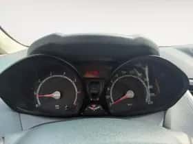 Ford Fiesta (2010) thumbnail 21