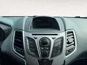 Ford Fiesta (2010) thumbnail 23