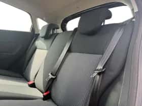 Ford Fiesta (2010) thumbnail 24
