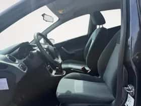 Ford Fiesta (2010) thumbnail 4