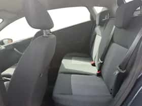 Ford Fiesta (2010) thumbnail 5