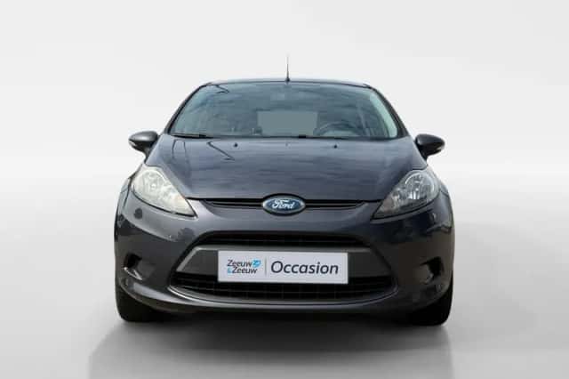 Ford Fiesta (2010) thumbnail 6