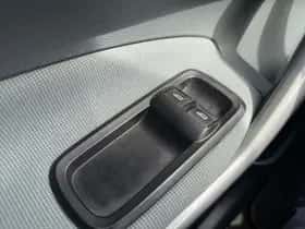 Ford Fiesta (2010) thumbnail 10