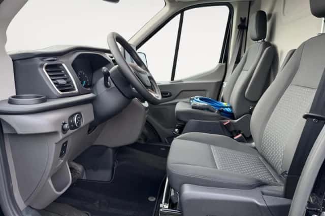 Ford E-Transit (2025) thumbnail 16