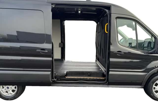 Ford E-Transit (2025) thumbnail 5