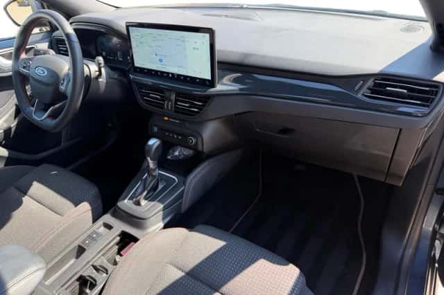 Ford Focus (2024) thumbnail 3