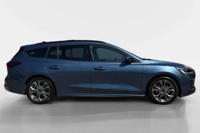 Ford Focus (2024) thumbnail 4