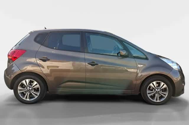 Kia Venga (2016) thumbnail 2