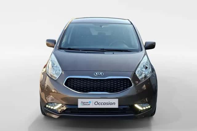Kia Venga (2016) thumbnail 3