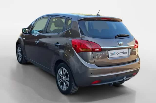 Kia Venga (2016) thumbnail 5