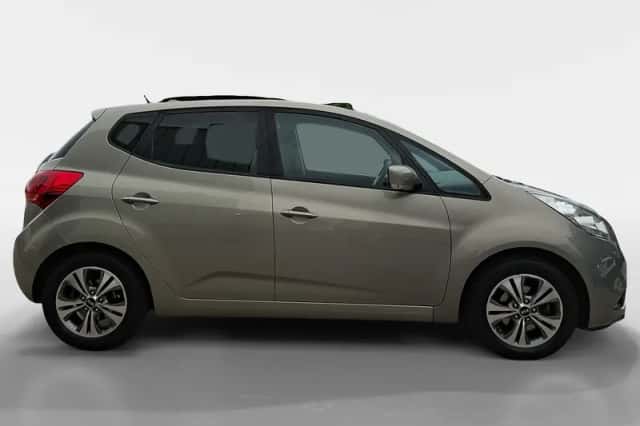Kia Venga (2017) thumbnail 4