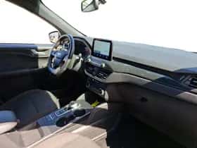 Ford Kuga (2023) thumbnail 10