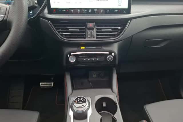 Ford Kuga (2025) thumbnail 19