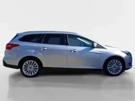 Ford Focus (2018) thumbnail 4
