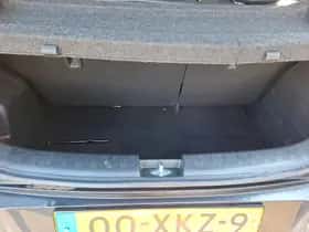 Suzuki Swift (2012) thumbnail 13