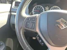 Suzuki Swift (2012) thumbnail 16