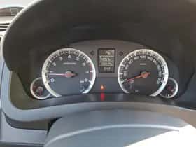 Suzuki Swift (2012) thumbnail 18