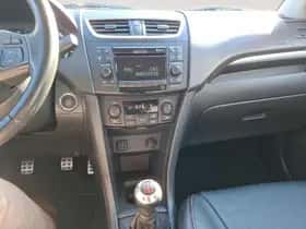 Suzuki Swift (2012) thumbnail 20