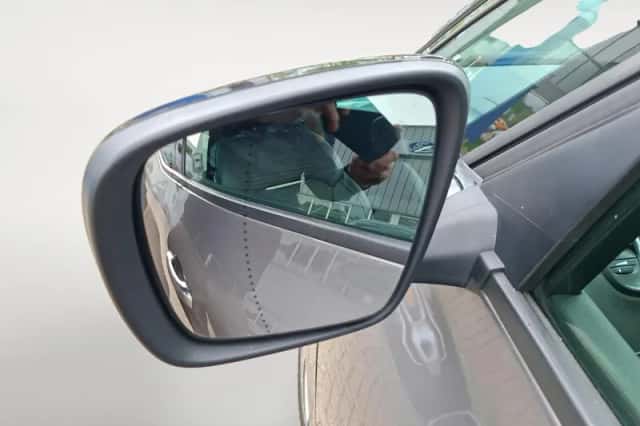 Renault Scénic (2019) thumbnail 25