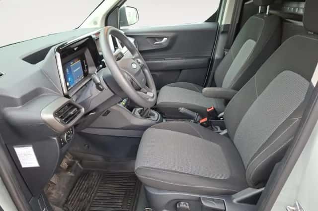 Ford Transit Courier (2024) thumbnail 5