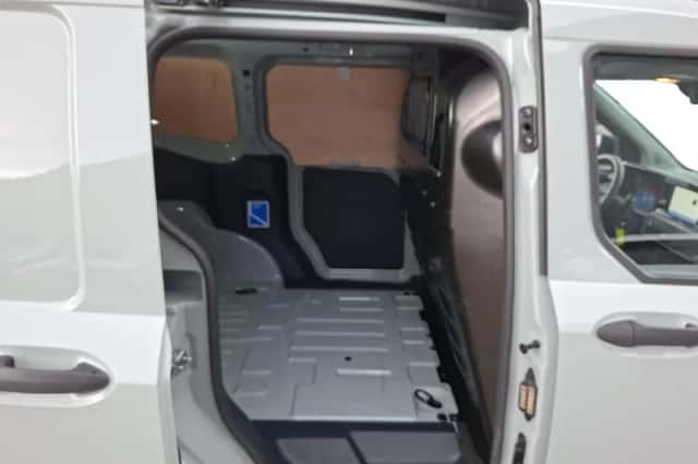 Ford Transit Courier (2024) thumbnail 6