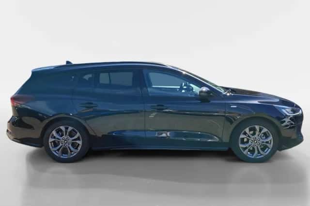 Ford Focus (2024) thumbnail 4