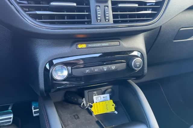 Ford Kuga (2025) thumbnail 27