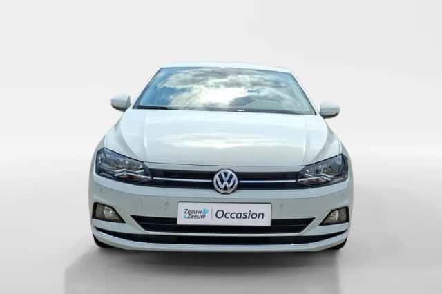 Volkswagen Polo (2017) thumbnail 2