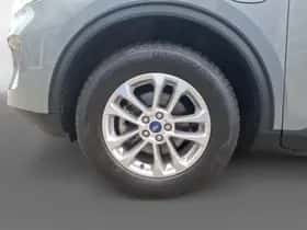Ford Kuga (2023) thumbnail 8