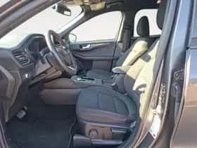 Ford Kuga (2023) thumbnail 9